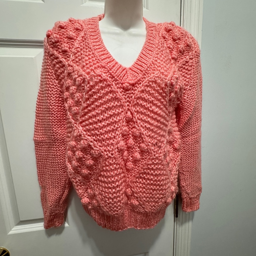 acrylic salmon colored size M sweater